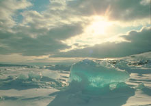 Photo of sea ice and sunshine. Photo: Corel Corporation © Environment Canada, 1994