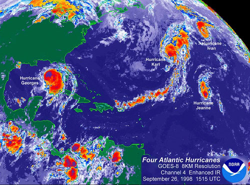Image infrarouge de 4 ouragans simultanés en 1998. Photo : NOAA