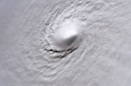 Sommet du vortex de l’ouragan Wilma. Photo: NASA